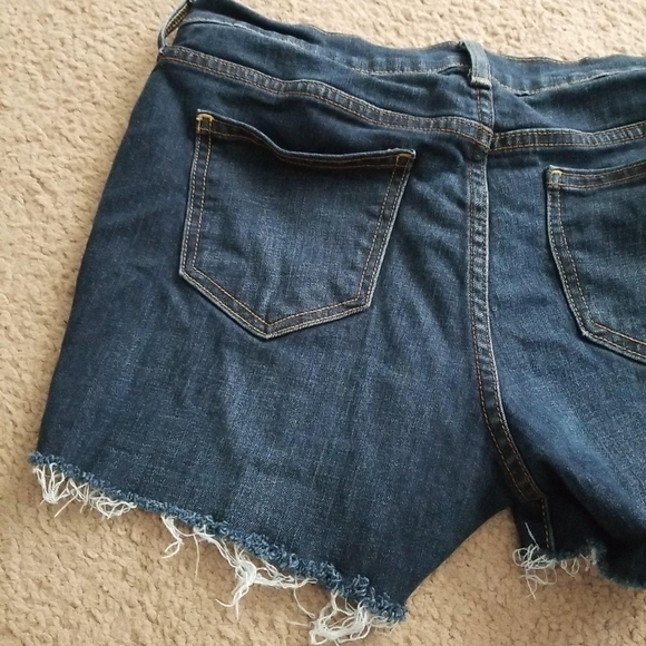 Old Navy Women's Cut Off Denim Shorts - Picture 12 of 12